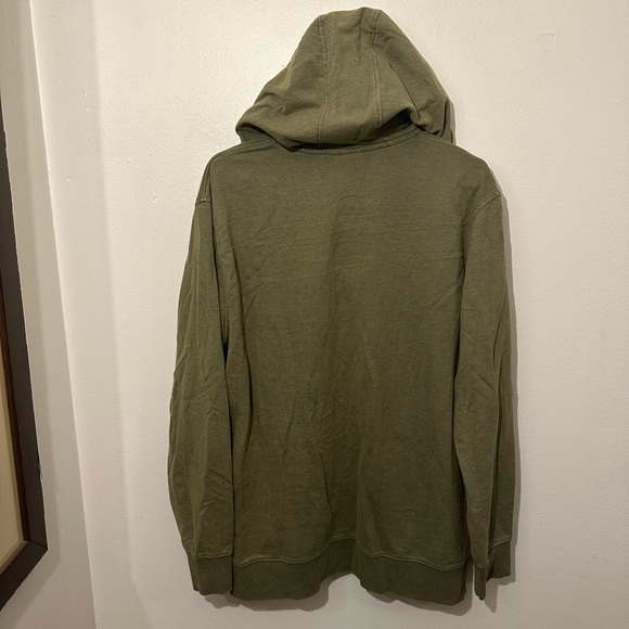 Oakley - Picture 2 of 3